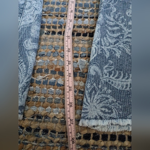 DG2 Diane Gilman Women's Jeans Cropped Flare Blue & White Allover Print SZ 14P - Picture 4 of 10